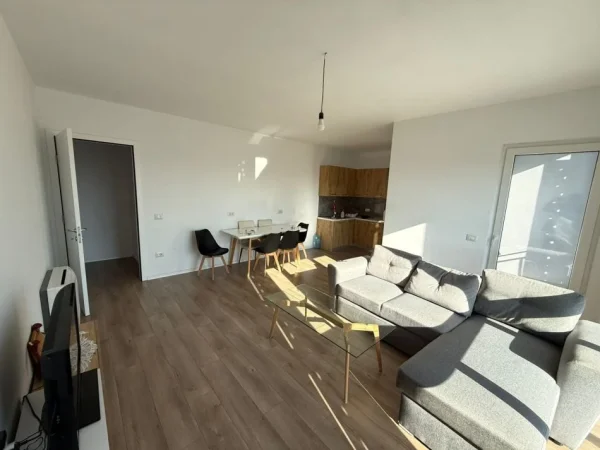 Tirane, jepet me qera apartament 1+1 Kati 8, 82 m² 182.000 € (Rruga 5 Maj)