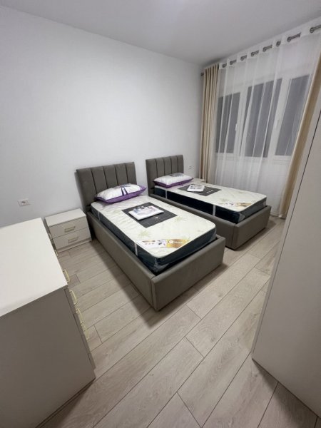 Tirane, jepet me qera apartament 2+1+Ballkon Kati 9, 90 m² 600 € (River Rezidence, Astir, Tirane)