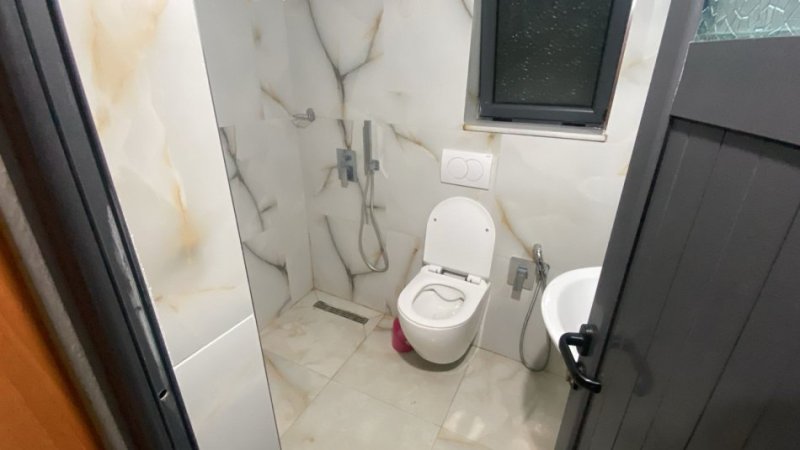 Tirane, jepet me qera apartament 1+1+Ballkon Kati 1, 65 m² 350 € (Kombinat)