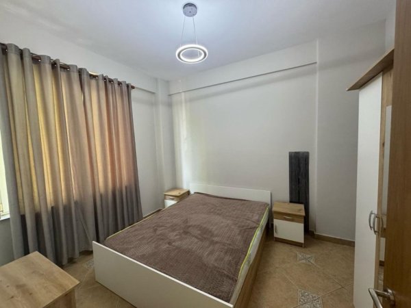 Tirane, jepet me qera apartament 1+1 Kati 2, 65 m² 400 € (Rruga Fuat Toptani, Qytet Studenti)