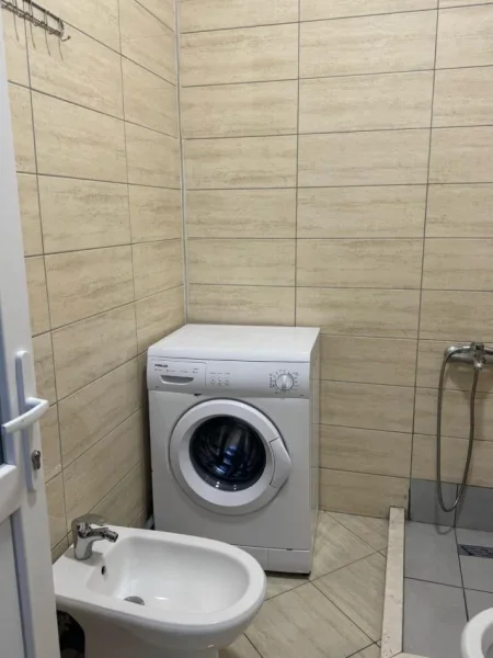 Tirane, jepet me qera apartament 1+1 Kati 2, 65 m² 400 € (Rruga Fuat Toptani, Qytet Studenti)