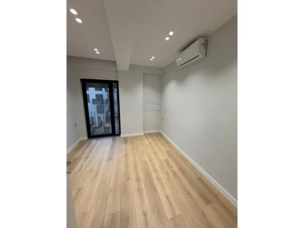 Tirane, jepet me qera apartament 2+1+Ballkon Kati 2, 92 m² 700 € (Kodra e Diellit)