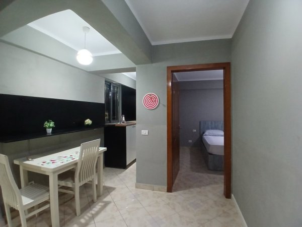 Tirane, jepet me qera apartament 2+1+Ballkon Kati 3, 65 m² 400 € (Don bosko)