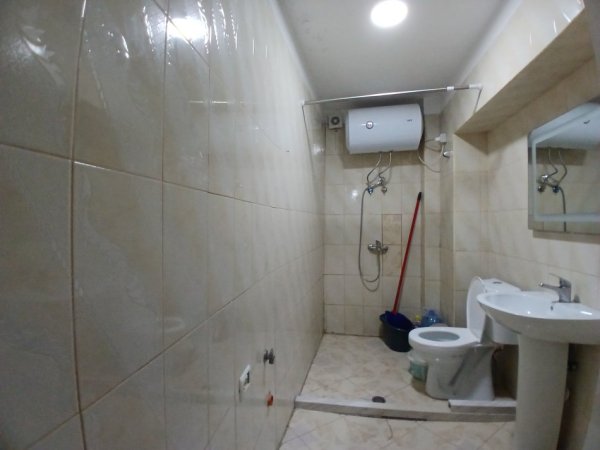 Tirane, jepet me qera apartament 2+1+Ballkon Kati 3, 65 m² 400 € (Don bosko)