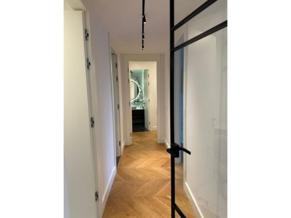 Tirane, shitet apartament 2+1+2+ Post parkimi+Ballkon Kati 5, 133 m² 800.000 € (Lake View Residence)