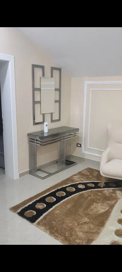 Korce, jepet me qera apartament 2+1+Ballkon Kati 3, 100 €