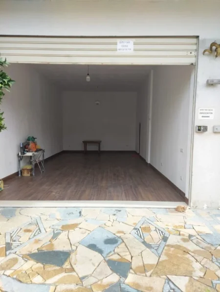 Tirane, jepet me qera magazine Kati 0, 50 m² (Rruga Agush Gjergjevica, Rrethi Shkozes)