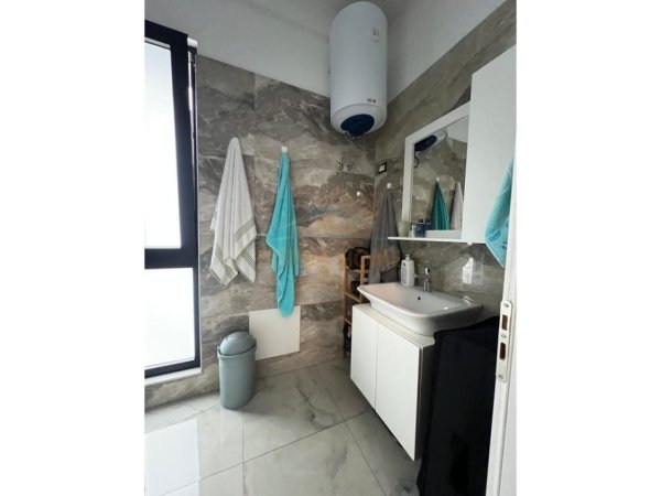 Tirane, shitet apartament Kati 7, 96 m² 330.000 €