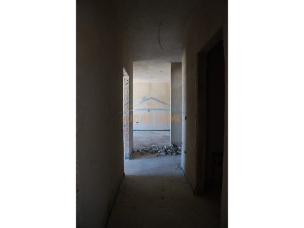 Tirane, shitet apartament 2+1+2+Ballkon Kati 11, 122 m² 310.000 € (Komuna e Parisit)