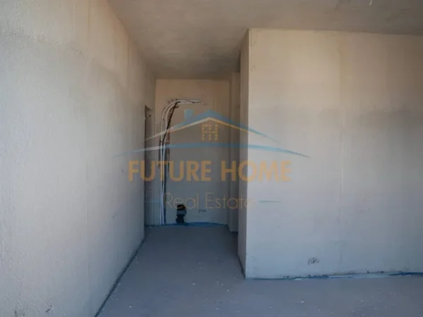 Tirane, shitet apartament 2+1+2+Ballkon Kati 11, 122 m² 310.000 € (Komuna e Parisit)