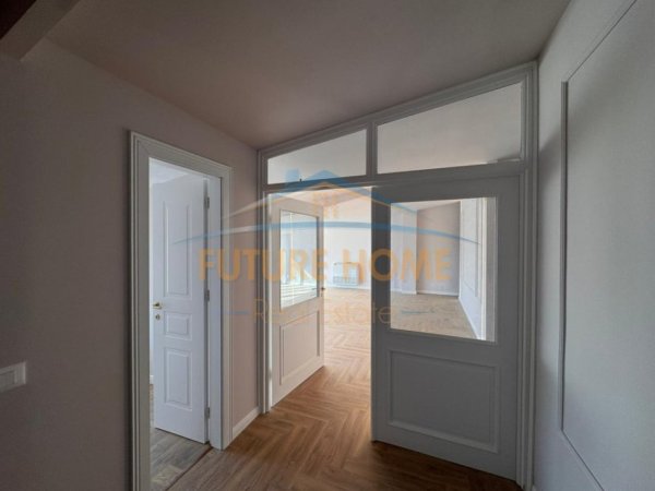 Tirane, shitet apartament duplex Dublex Kati 13, 250 m² 650.000 € (Shallvaret)