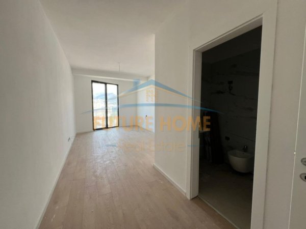 Tirane, shitet apartament 3+1+Ballkon Kati 10, 152 m² 342.000 € (Rezidenca Mine Peza)