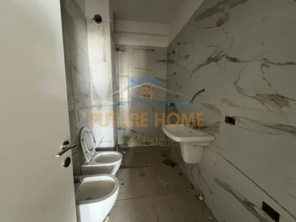 Tirane, shitet apartament 3+1+Ballkon Kati 10, 152 m² 342.000 € (Rezidenca Mine Peza)