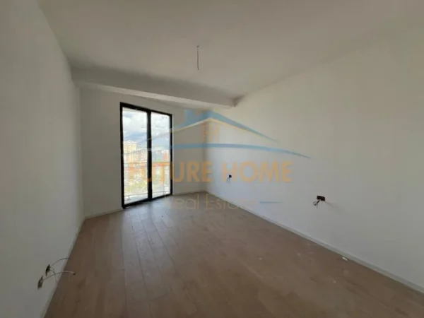Tirane, shitet apartament 3+1+Ballkon Kati 10, 152 m² 342.000 € (Rezidenca Mine Peza)