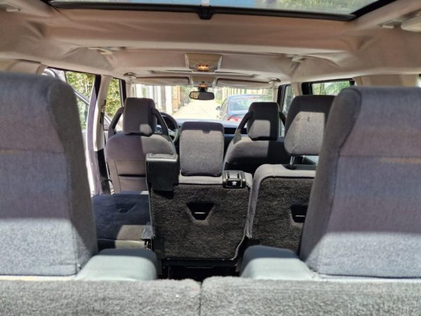 Tirane, shes makine Land Rover Discovery Nafte, e argjendtë automatik Kondicioner 200.000 km 4.000 €