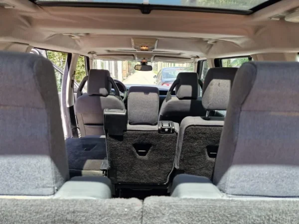 Tirane, shes makine Land Rover Discovery Nafte, e argjendtë automatik Kondicioner 200.000 km 4.000 €