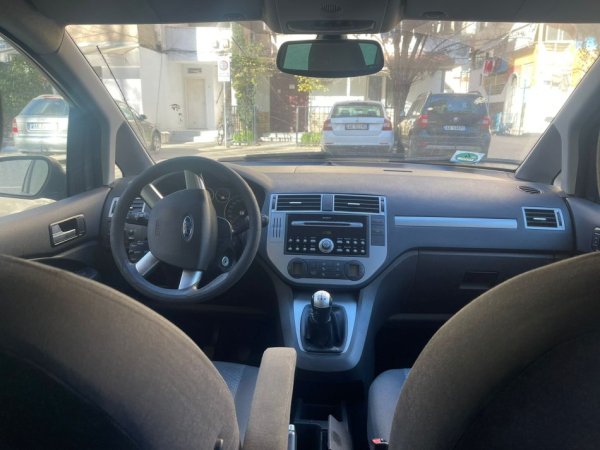 Tirane, shes makine Ford Cmax Nafte, gri metalizato manuale Kondicioner 180.000 km 3000 €