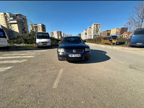 Tirane, shes makine Passat VW Nafte, e zeze automatik Kondicioner 264.000 km 2.000 €