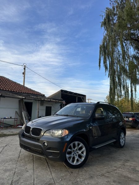 Pogradec, shitet makine Bmw x5 3.0 Benyin Benzin, gri e erret automatik Kondicioner 200.000 km 7.500 €