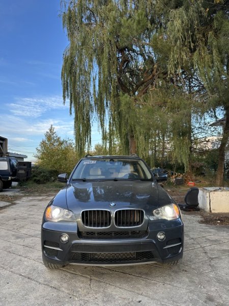 Pogradec, shitet makine Bmw x5 3.0 Benyin Benzin, gri e erret automatik Kondicioner 200.000 km 7.500 €