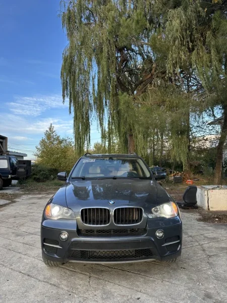 Pogradec, shitet makine Bmw x5 3.0 Benyin Benzin, gri e erret automatik Kondicioner 200.000 km 7.500 €
