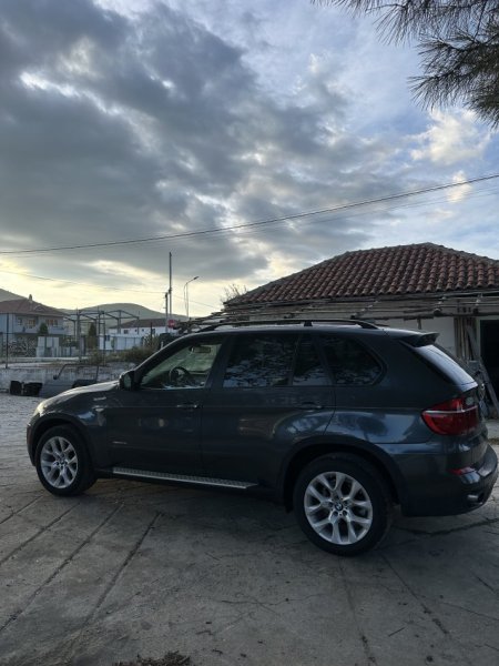 Pogradec, shitet makine Bmw x5 3.0 Benyin Benzin, gri e erret automatik Kondicioner 200.000 km 7.500 €