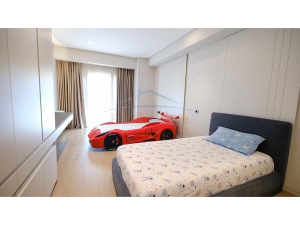 DUPLEX LUKSOZ 3+1+VERANDE NE SHITJE, SQUARE 21, RRUGA E KAVAJES