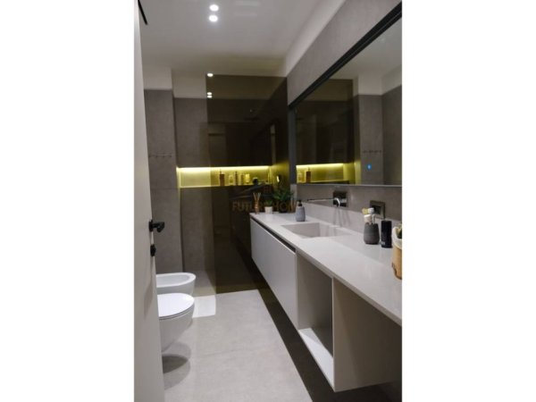 DUPLEX LUKSOZ 3+1+VERANDE NE SHITJE, SQUARE 21, RRUGA E KAVAJES