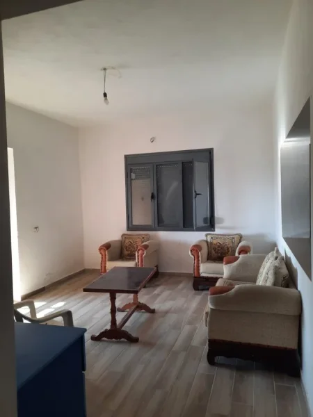 Vlore, shitet shtepi 2+1+Ballkon Kati 0, 225 m² 250.000 € (Rruga Marie Kondi Vlore)