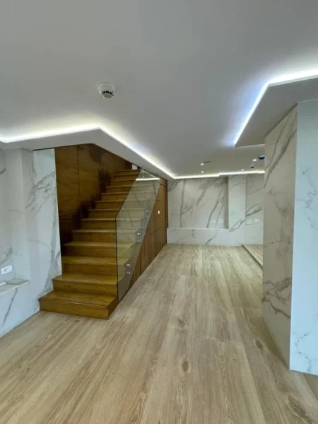 Shqiperi, shitet dyqan Kati 0, 80 m² 370.000 € (Komuna Parisit)