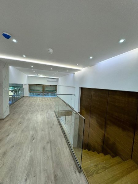 Shqiperi, shitet dyqan Kati 0, 80 m² 370.000 € (Komuna Parisit)