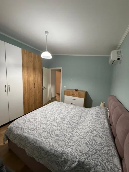 Tirane, jepet me qera Vile 3+1 , 1.500 €