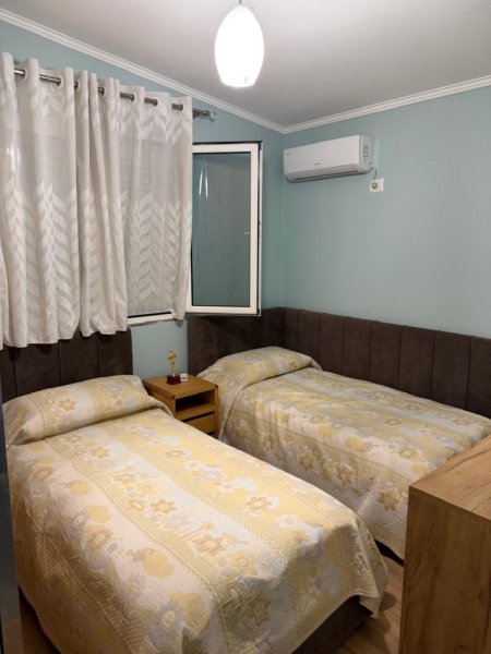 Tirane, jepet me qera Vile 3+1 , 1.500 €