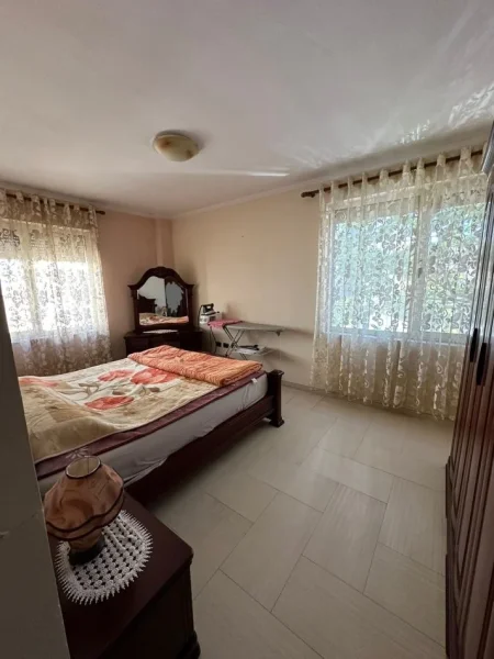 Tirane, ndarje qeraje , 400 € (Rruga frosina plaku)