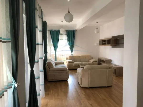 Tirane, shitet apartament Kati 3, 500.000 €