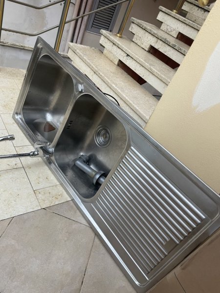 Tirane, shes Lavaman