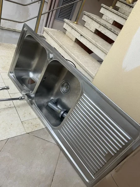 Tirane, shes Lavaman