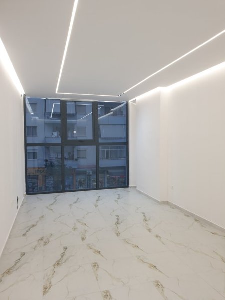 Tirane, jepet me qera nga Pronari, pa-komision ambjent biznesi Kati 1, 74 m² 800 (bulevardi kryesor)