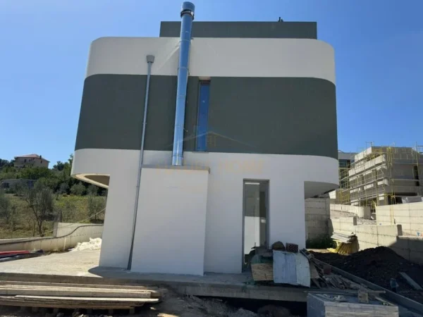 Tirane, shitet Vile , 418 m² 580.000 €