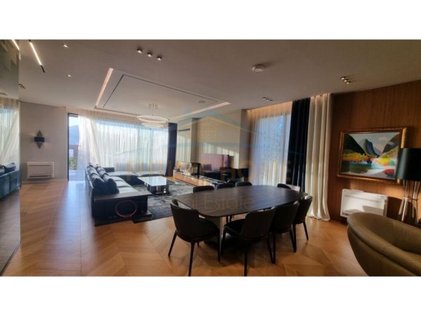 Tirane, shitet Vile , 1.000.000 €