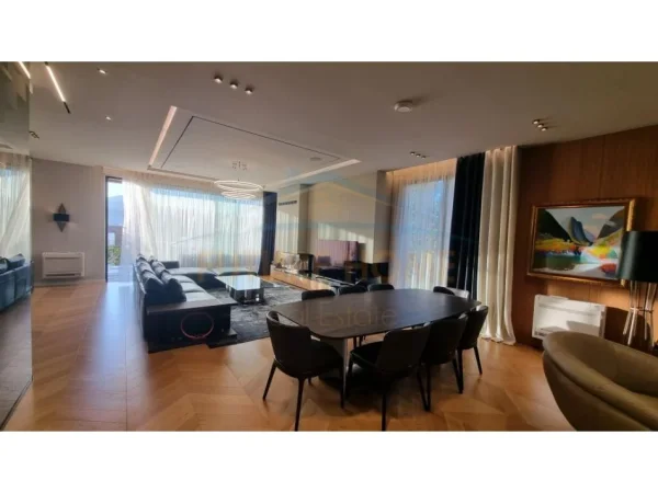 Tirane, shitet Vile , 1.000.000 €