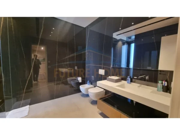 Tirane, shitet Vile , 1.000.000 €