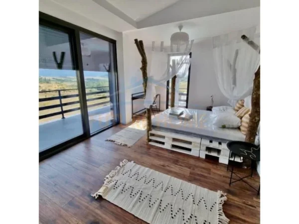 Tirane, shitet Vile , 341 m² 800.000 €