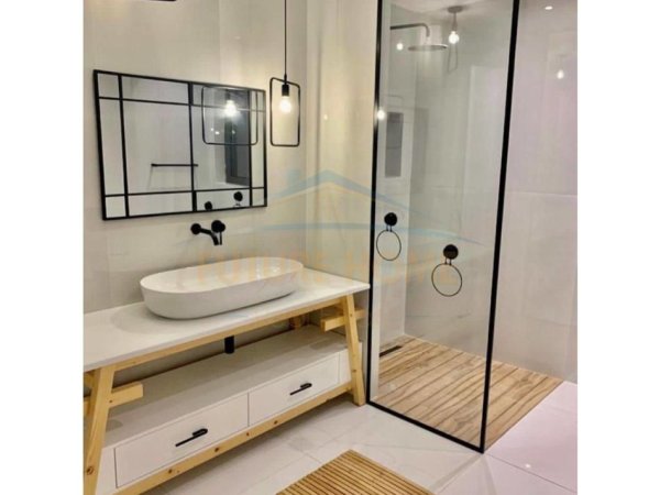 Tirane, shitet Vile , 341 m² 800.000 €