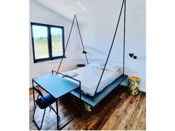 Tirane, shitet Vile , 341 m² 800.000 €