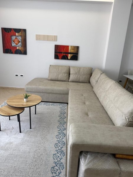 Apartament me Qera 1+1,Mobiluar,Çmimi 430, ne YZBERISHT, Tiranë