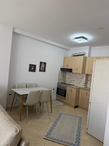 Apartament me Qera 1+1,Mobiluar,Çmimi 430, ne YZBERISHT, Tiranë