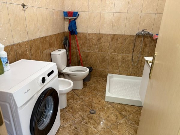 Apartament me Qera 1+1,Mobiluar,Çmimi 430, ne YZBERISHT, Tiranë
