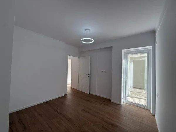 Tirane, shitet apartament 1+1 Kati 6, 115.000 € (Don Bosko)