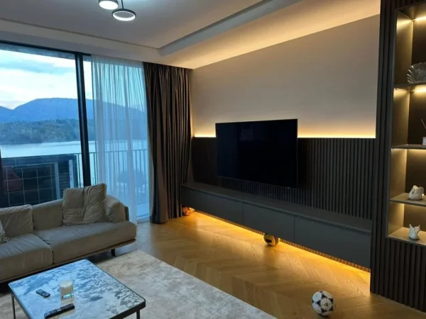 Tirane, shitet apartament 2+1+Ballkon Kati 5, 132 m² (Lake View Residence)